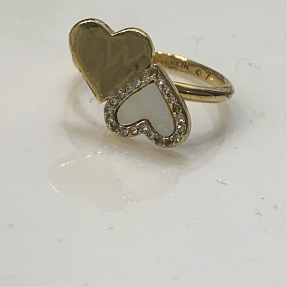 ✨2X HP✨ 🦋 3/$9 Ann Taylor crystal double hearts gold ring size 7 - Picture 3 of 4